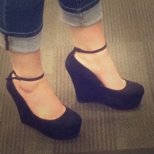 Madden Girl Wedges